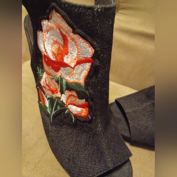 Cape Robbin denim embroidery heals. Size 8.5 - Picture 2 of 6